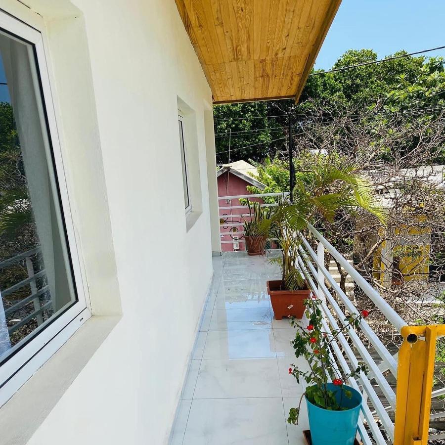 Villa La Vue De Haut- T3 avec vue imprenable sur la mer à Boueni Extérieur photo